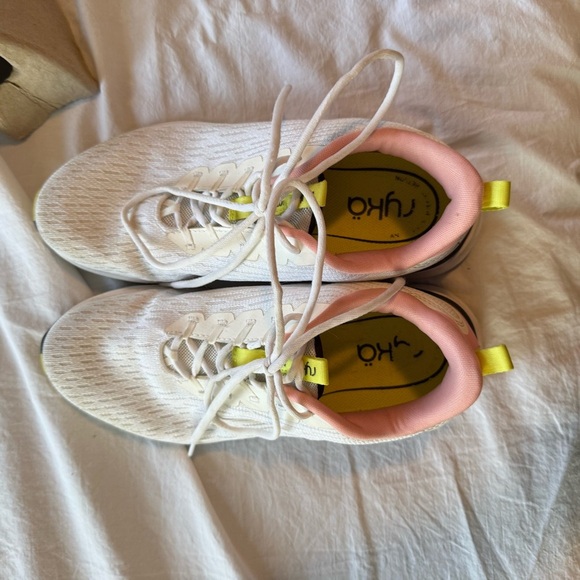 Ryka Women's Athletic Shoes, Size 7.5 - Picture 5 of 10
